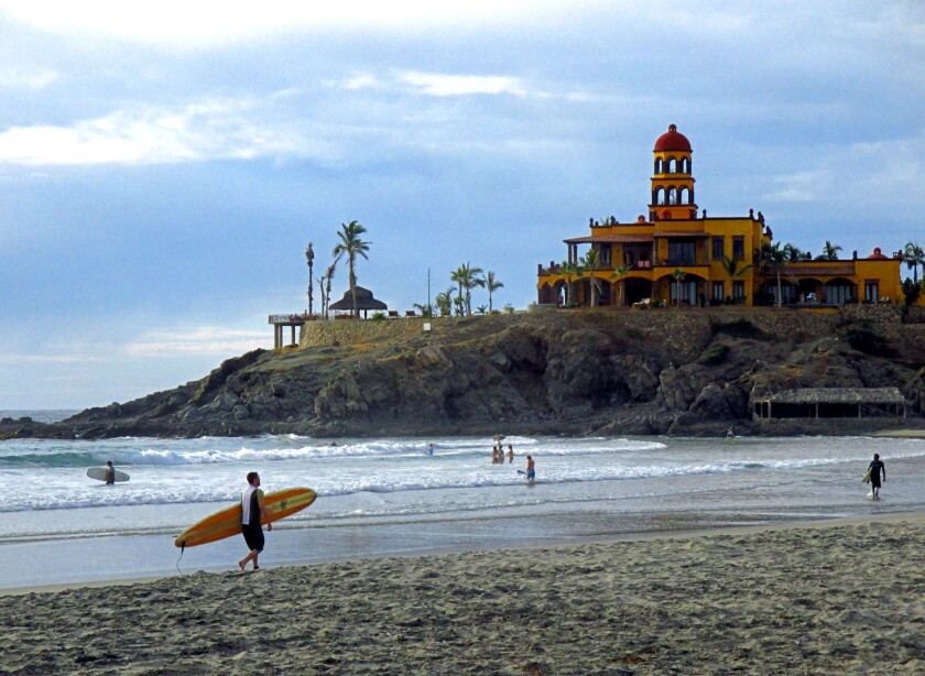 Cerritos Beach Real Estate